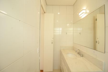 Casa de condomínio para alugar com 120m², 3 quartos e 2 vagasBanheiro