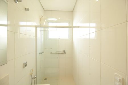 Casa de condomínio para alugar com 120m², 3 quartos e 2 vagasBanheiro