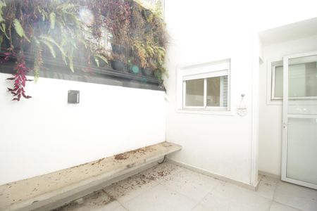 Casa de condomínio para alugar com 120m², 3 quartos e 2 vagasQuintal