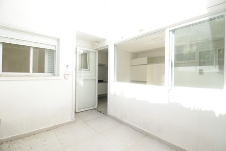 Casa de condomínio para alugar com 120m², 3 quartos e 2 vagasQuintal