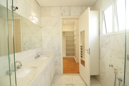 Casa de condomínio para alugar com 120m², 3 quartos e 2 vagasBanheiro da Suíte