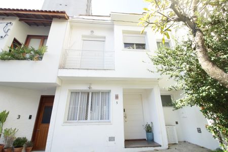 Casa de condomínio para alugar com 120m², 3 quartos e 2 vagasFachada