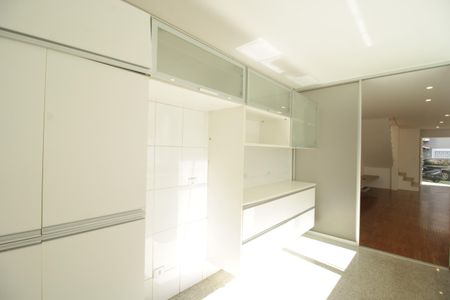 Casa de condomínio para alugar com 120m², 3 quartos e 2 vagasCozinha