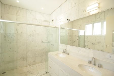 Casa de condomínio para alugar com 120m², 3 quartos e 2 vagasBanheiro da Suíte