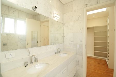 Casa de condomínio para alugar com 120m², 3 quartos e 2 vagasBanheiro da Suíte