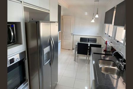 Apartamento para alugar com 230m², 3 quartos e 4 vagas
