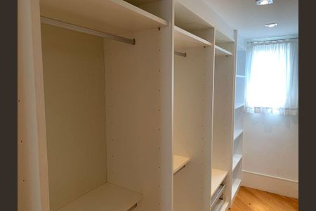 Apartamento para alugar com 230m², 3 quartos e 4 vagas