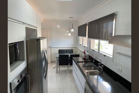 Apartamento para alugar com 230m², 3 quartos e 4 vagas
