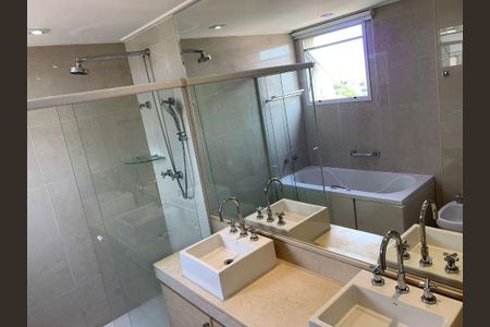 Apartamento para alugar com 230m², 3 quartos e 4 vagas