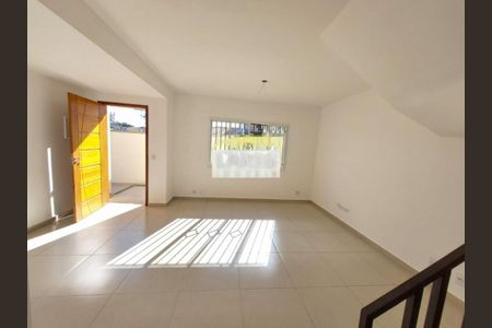 Casa à venda com 2 quartos, 72m² em Vila Polopoli, São Paulo