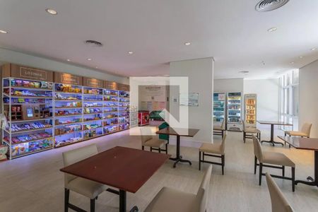 Apartamento para alugar com 151m², 2 quartos e 3 vagas Apartamento para alugar com 151m², 2 quartos e 3 vagasÁrea comum - Mini Market