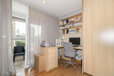 Apartamento para alugar com 151m², 2 quartos e 3 vagas Apartamento para alugar com 151m², 2 quartos e 3 vagasQuarto Suíte 2