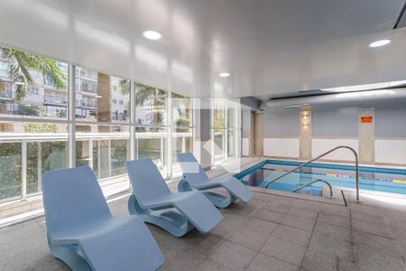 Apartamento para alugar com 151m², 2 quartos e 3 vagas Apartamento para alugar com 151m², 2 quartos e 3 vagasÁrea comum - Piscina Coberta