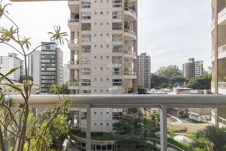 Apartamento para alugar com 151m², 2 quartos e 3 vagas Apartamento para alugar com 151m², 2 quartos e 3 vagasVaranda da Suíte 1