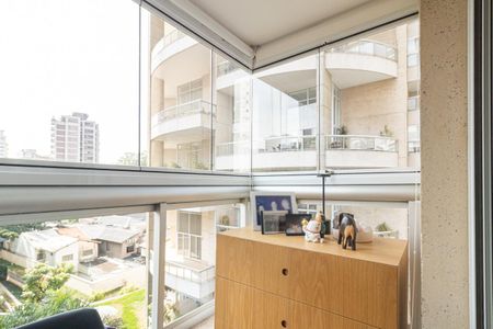 Apartamento para alugar com 151m², 2 quartos e 3 vagas Apartamento para alugar com 151m², 2 quartos e 3 vagasVaranda da Suíte 2