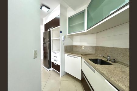 Apartamento para alugar com 69m², 2 quartos e 2 vagasCozinha 