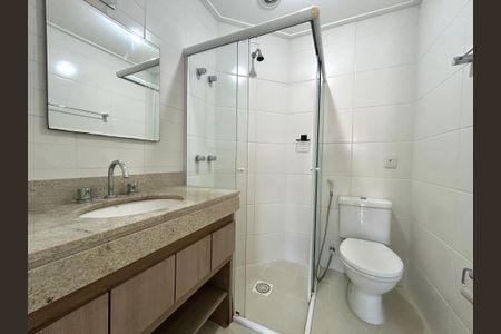 Apartamento para alugar com 69m², 2 quartos e 2 vagasBanheiro 