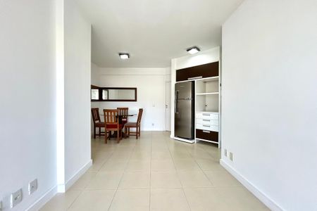 Sala de apartamento para alugar com 2 quartos, 69m² em Trindade, Florianópolis