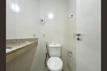 Apartamento para alugar com 69m², 2 quartos e 2 vagasBanheiro suíte 