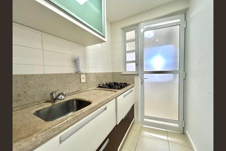 Apartamento para alugar com 69m², 2 quartos e 2 vagasCozinha 