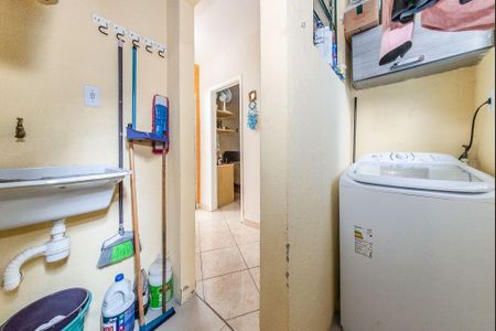 Casa à venda com 157m², 2 quartos e 2 vagas