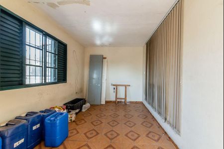 Casa à venda com 157m², 2 quartos e 2 vagas