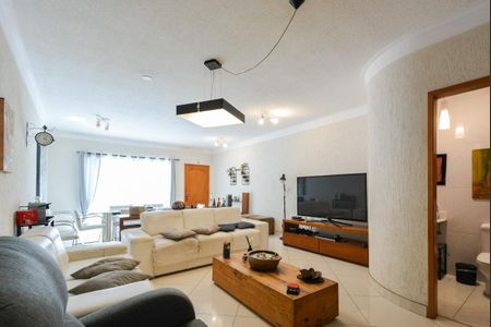 Casa à venda com 4 quartos, 214m² em Mirandópolis, São Paulo