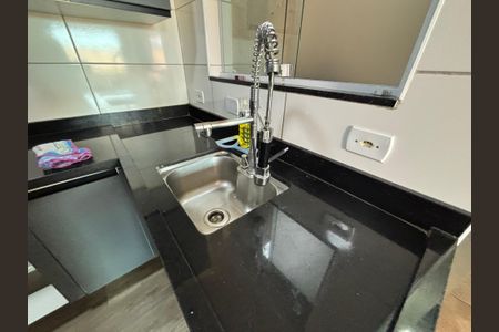 Cozinha de casa para alugar com 2 quartos, 77m² em Itaquera, São Paulo