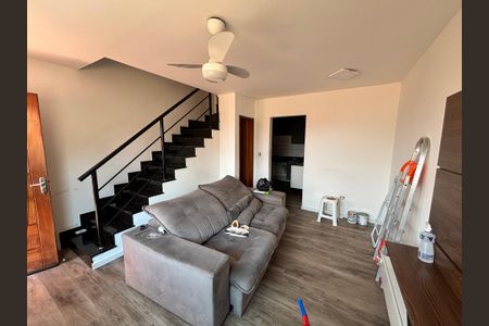 Sala de casa para alugar com 2 quartos, 77m² em Itaquera, São Paulo