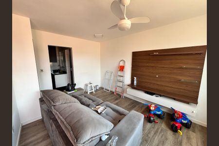 Sala de casa para alugar com 2 quartos, 77m² em Itaquera, São Paulo