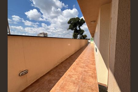 Casa para alugar com 77m², 2 quartos e 2 vagasCorredor