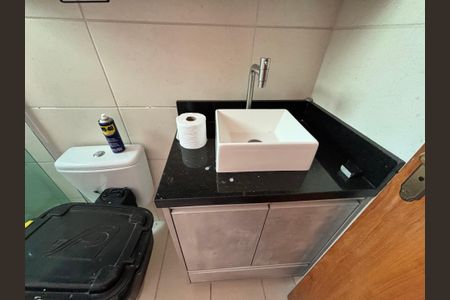 Casa para alugar com 77m², 2 quartos e 2 vagasBanheiro 2