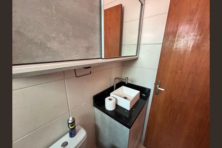 Casa para alugar com 77m², 2 quartos e 2 vagasBanheiro 2