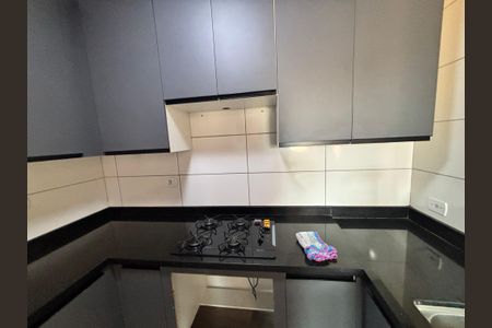 Casa para alugar com 77m², 2 quartos e 2 vagasCozinha