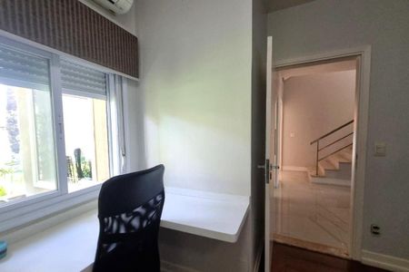 Casa de condomínio à venda com 550m², 4 quartos e 4 vagas