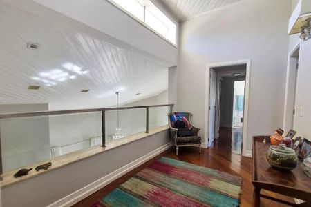 Casa de condomínio à venda com 550m², 4 quartos e 4 vagas