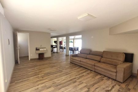 Casa de condomínio à venda com 550m², 4 quartos e 4 vagas