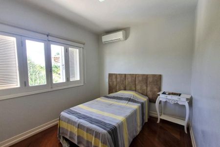 Casa de condomínio à venda com 550m², 4 quartos e 4 vagas