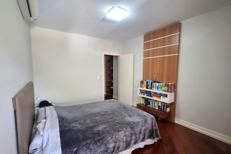 Casa de condomínio à venda com 550m², 4 quartos e 4 vagas