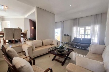 Casa de condomínio à venda com 550m², 4 quartos e 4 vagas