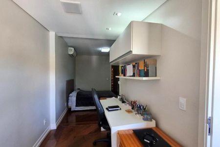 Casa de condomínio à venda com 550m², 4 quartos e 4 vagas