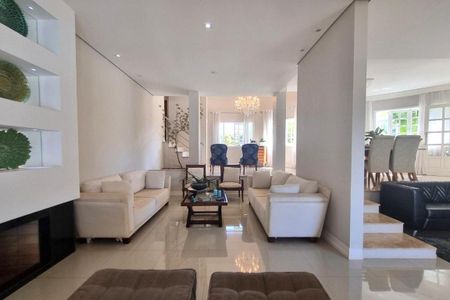 Casa de condomínio à venda com 550m², 4 quartos e 4 vagas