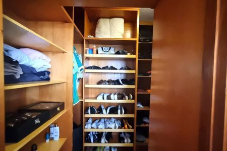 Casa de condomínio à venda com 550m², 4 quartos e 4 vagas