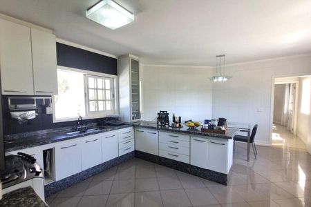 Casa de condomínio à venda com 550m², 4 quartos e 4 vagas