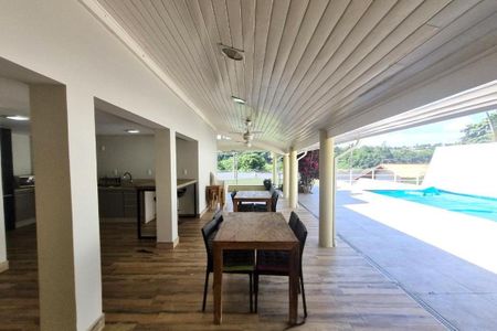Casa de condomínio à venda com 550m², 4 quartos e 4 vagas