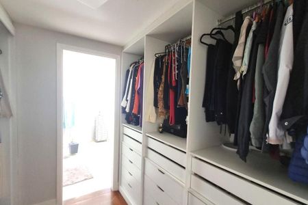 Casa de condomínio à venda com 550m², 4 quartos e 4 vagas