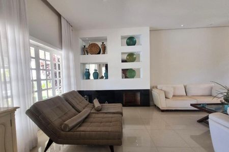 Casa de condomínio à venda com 550m², 4 quartos e 4 vagas