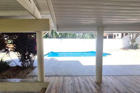 Casa de condomínio à venda com 550m², 4 quartos e 4 vagas