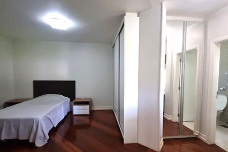 Casa de condomínio à venda com 550m², 4 quartos e 4 vagas