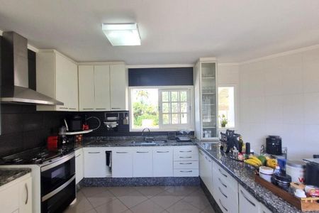 Casa de condomínio à venda com 550m², 4 quartos e 4 vagas